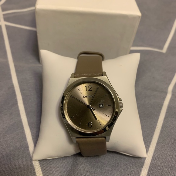 DKNY Watch - Picture 1 of 3